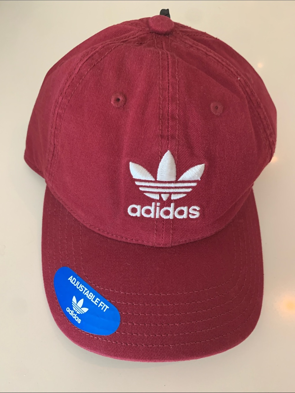 Adidas Woman’s Trefoil Baseball Cap burgundy new